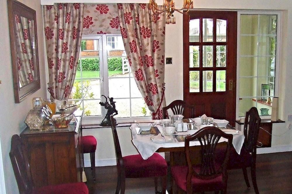 Silverstone Guest House Bagian luar foto